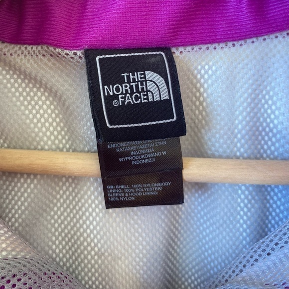 The North Face Magenta Hyvent Rain Jacket Small - Picture 6 of 6